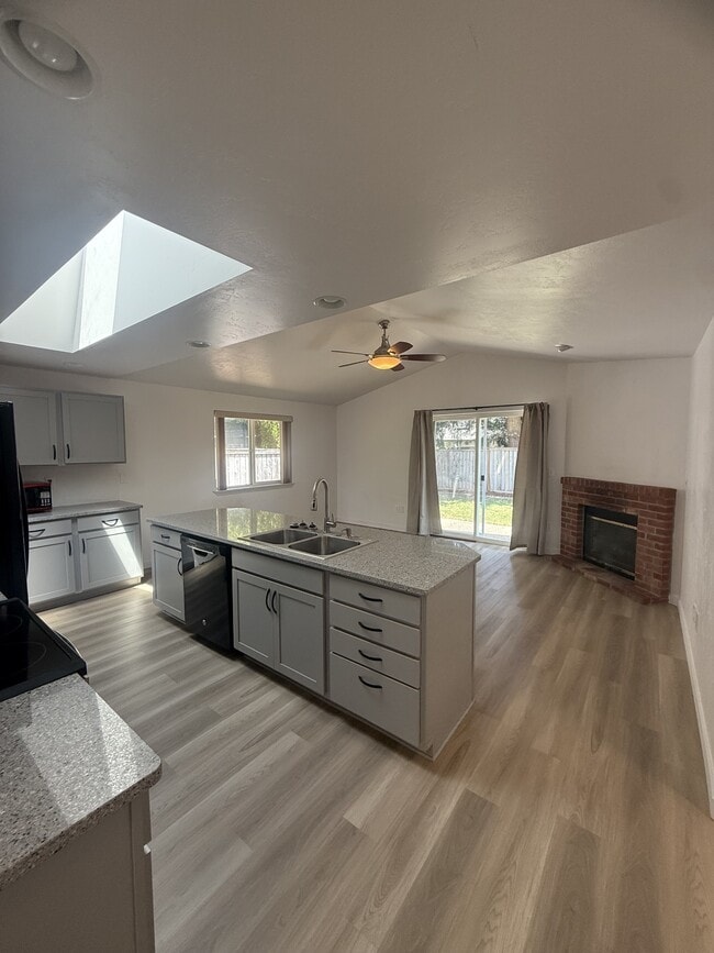 Building Photo - 6128 Thornbury Ct SE
