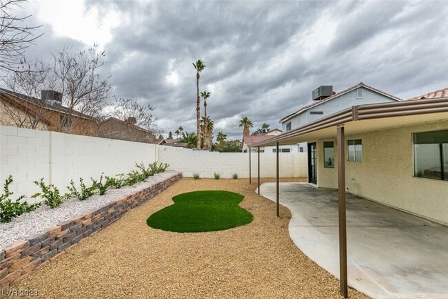 Building Photo - 598 Jackson Dr