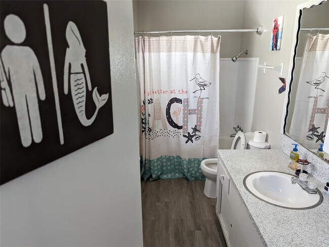 Building Photo - 415 Seashell Dr