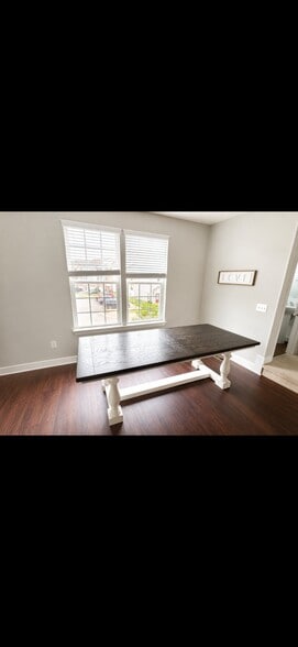 Building Photo - 9911 Whitemoss Dr