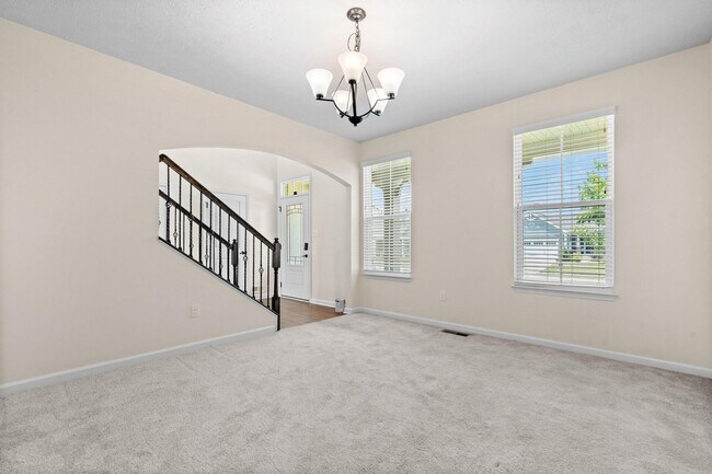 Building Photo - 2214 Larkspur Dr
