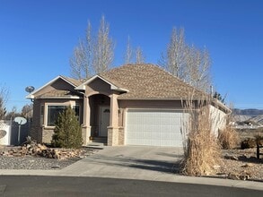 Building Photo - 2300 Glenview Dr