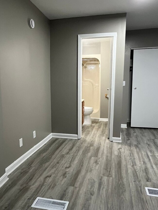 Building Photo - 3 bedroom 1 bath