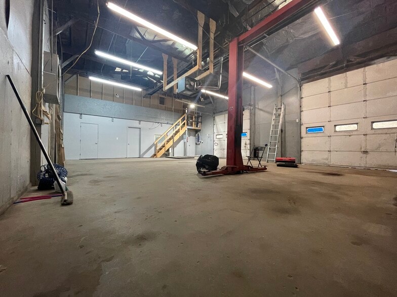 Building Photo - 107 W Sacra Via St