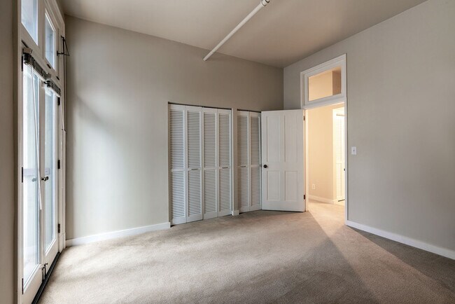 Building Photo - 1119 1st Ave