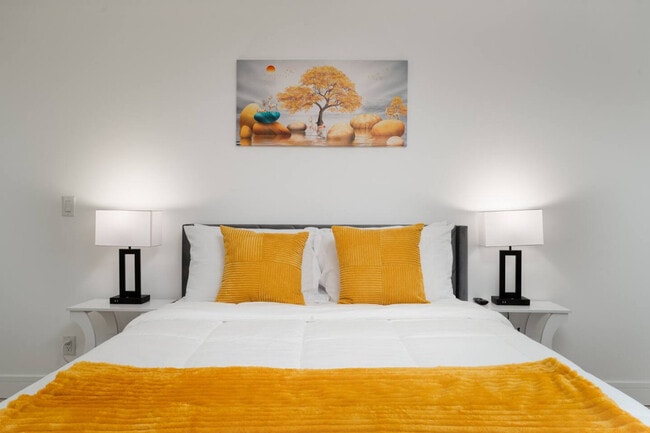 Building Photo - 4016 Eaton Dr