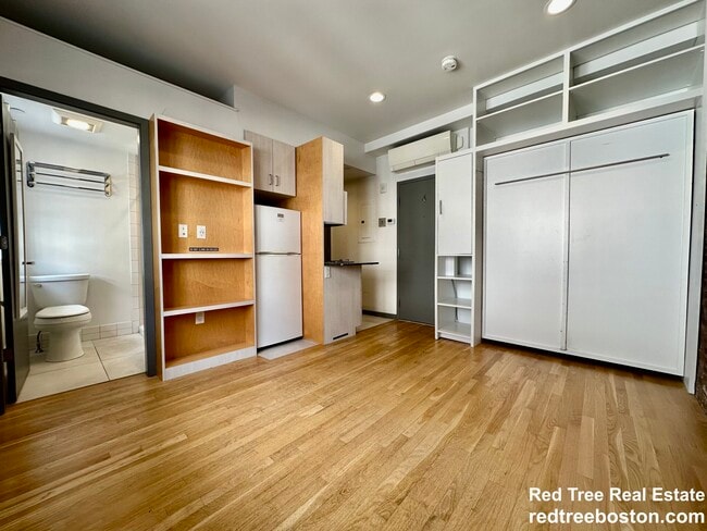 Building Photo - 144 Bowdoin St