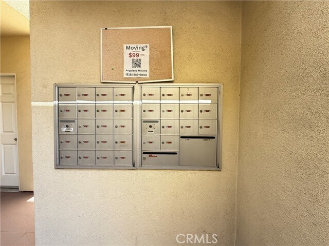 Building Photo - 300 E Providencia Ave