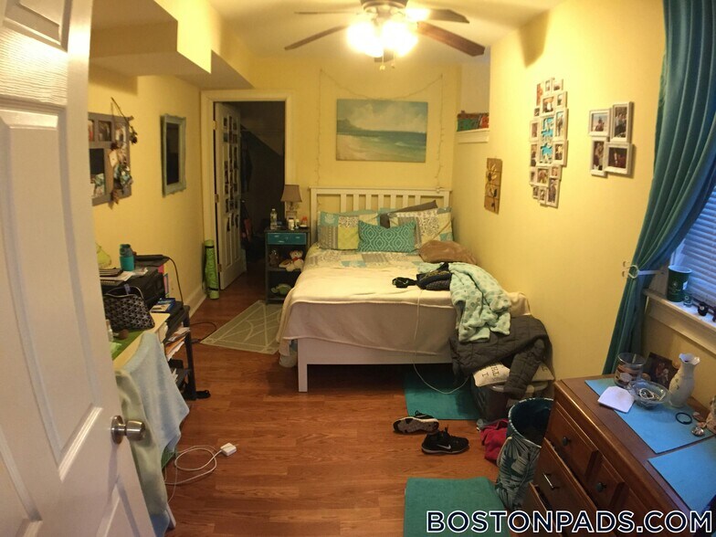 Building Photo - 731 Parker St