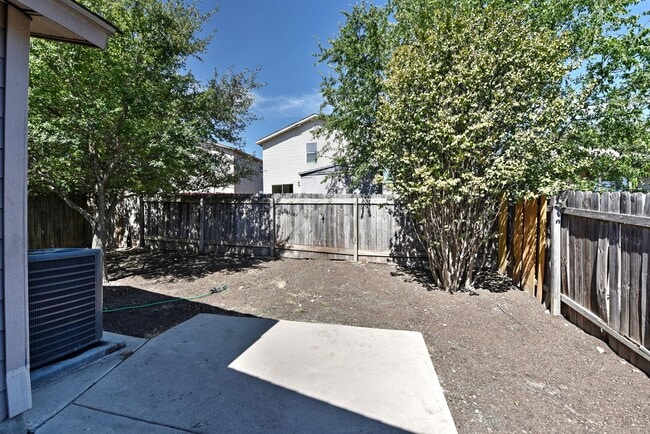 Building Photo - GREAT HOME  |  3 BEDROOMS + OFFICE  |  CLO...