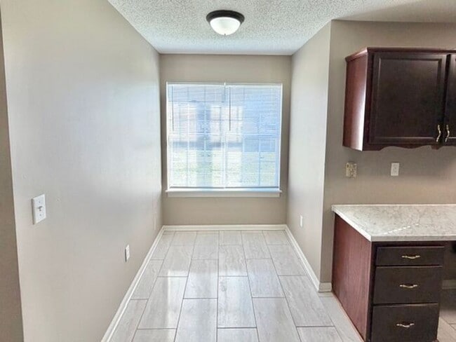 Building Photo - Spacious 3 Bedroom 2 Bath Home With Large Bonus Room Availalbe In Southaven