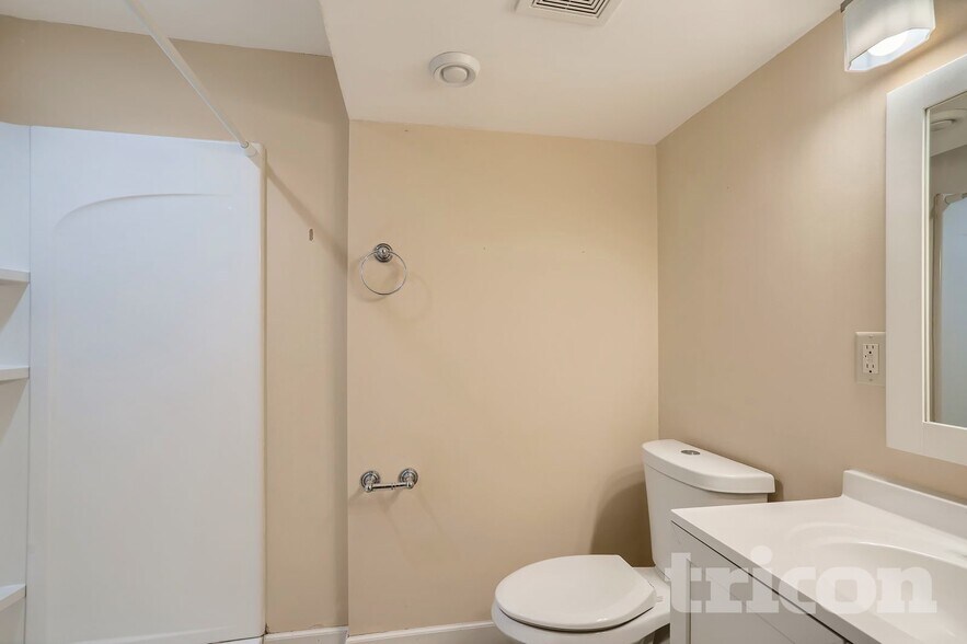 Building Photo - 4010 Monroe St NE