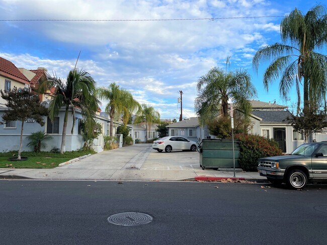 Primary Photo - 2322 N Ontario St