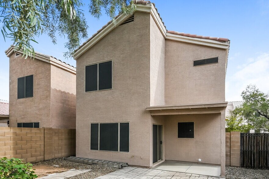 Building Photo - 1750 W Union Hills Dr