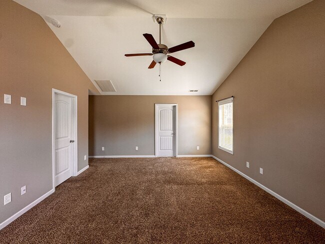 Building Photo - Beautiful 4 Bed 3.5 Bath Home in Jack Britt School District