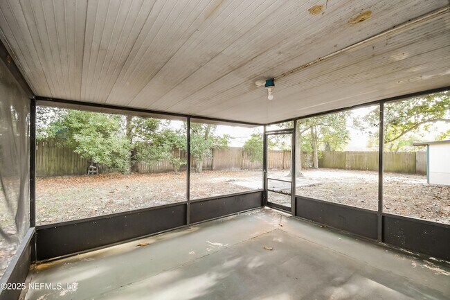 Building Photo - 5822 Jaguar Dr W