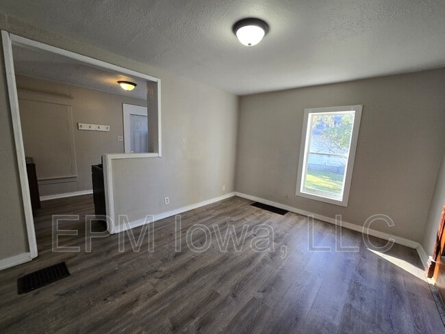 Building Photo - 109 Summit Ave