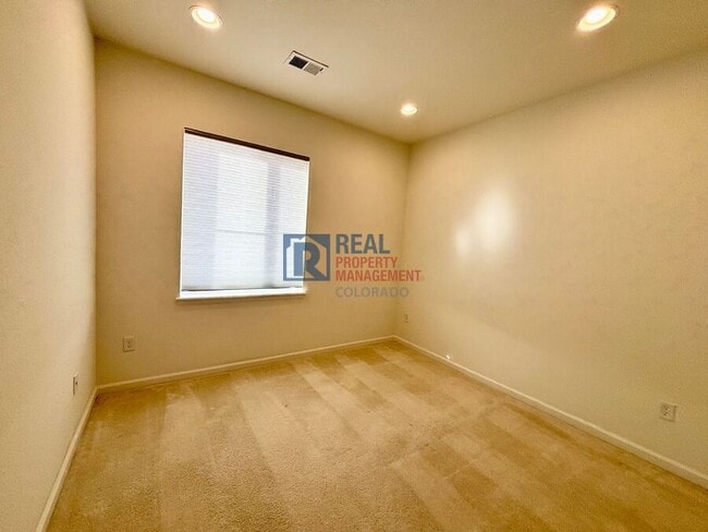 Building Photo - 4662 High Mesa Cir