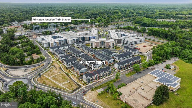 Building Photo - 105 Vaughn Dr