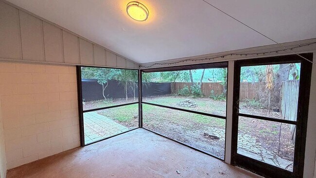 Building Photo - 7909 Richwood Dr