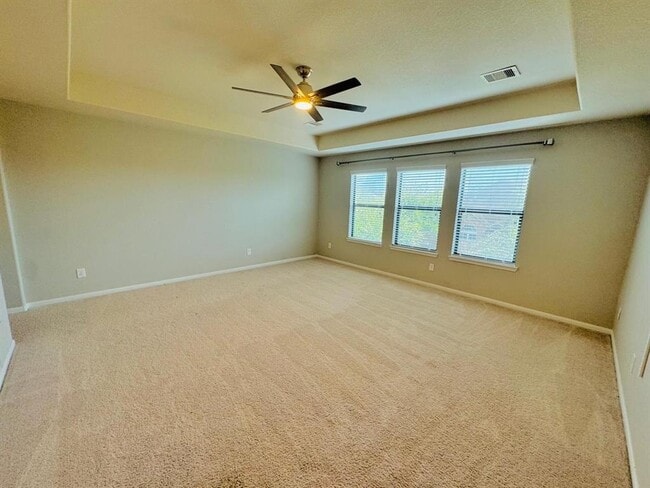 Building Photo - 5531 Drumlin Field Way