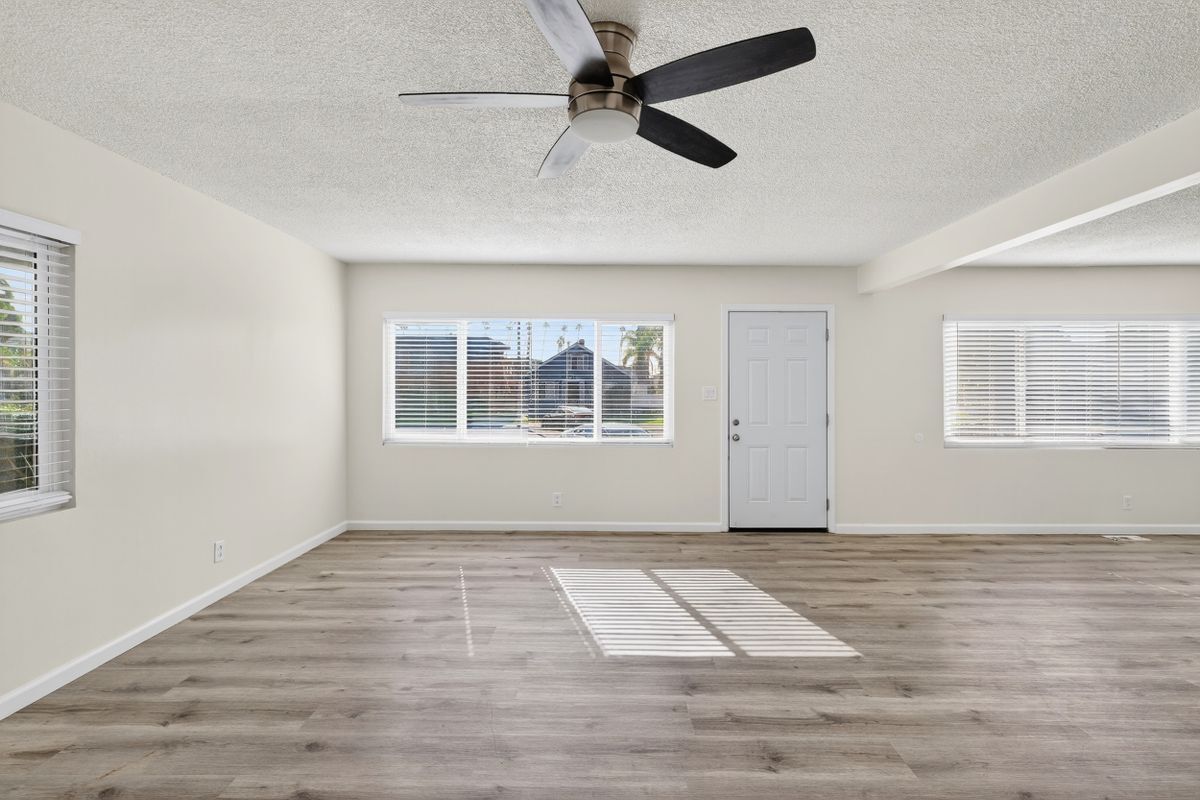 Building Photo - 425 W Regent St