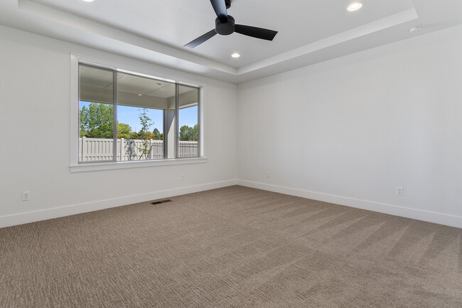 Building Photo - 4646 S Selatir Way