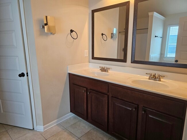 Building Photo - 3342 Grove Landing Cir