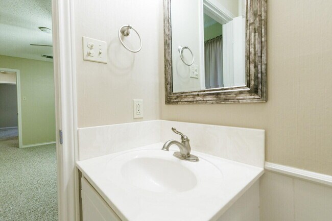 Building Photo - 3406 65th Dr