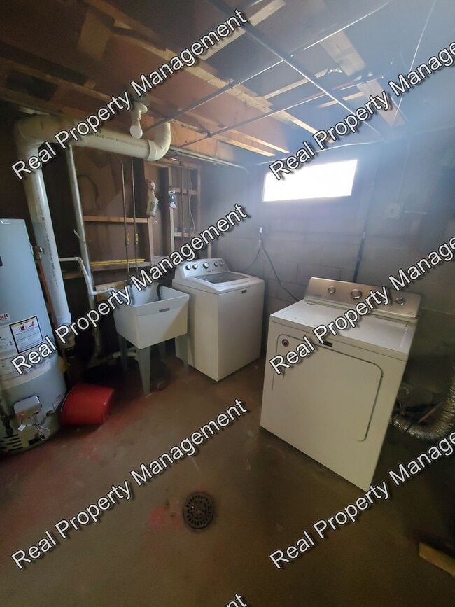 Building Photo - 125 Crestview Ln