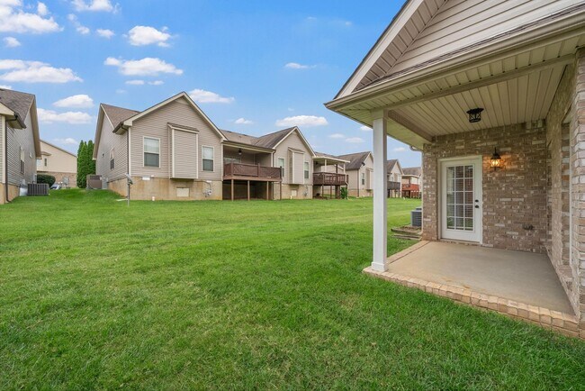 Building Photo - Pet Friendly in Sango!