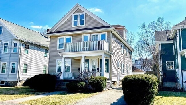 Building Photo - 39 Dyer Ave
