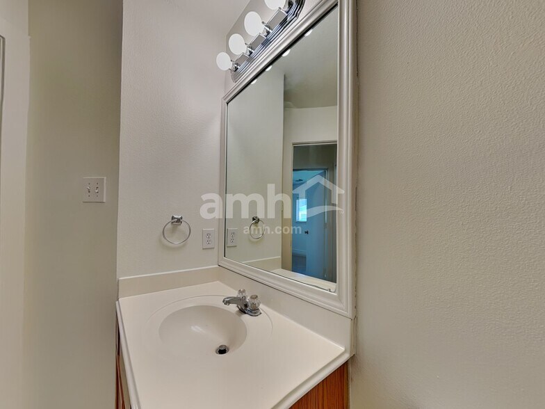 Building Photo - 19715 Hidden Shadow Ln