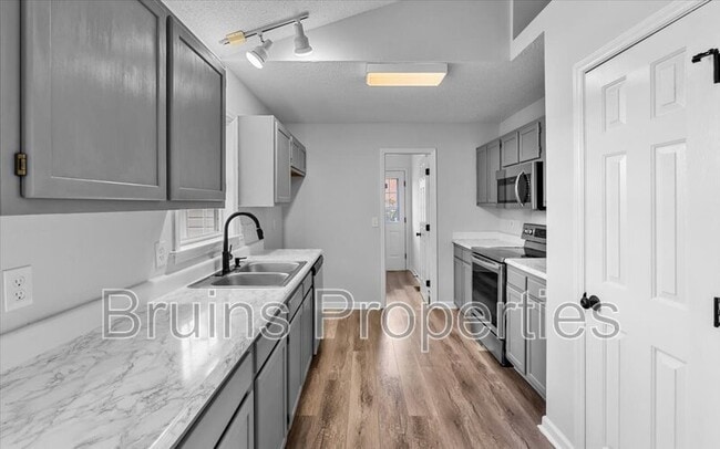 Building Photo - 3011 Butterwood Dr