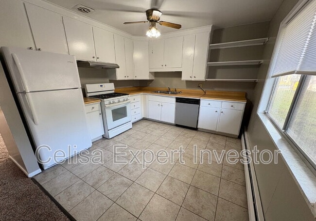 Building Photo - 4611 Dutchess Ln