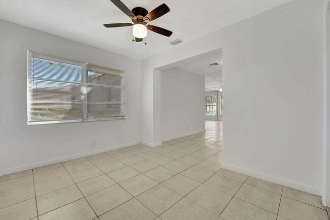 Building Photo - 3511 NW 7th Ct