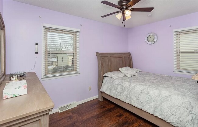 Building Photo - LOWER BEAVER!! 4 Bed, 2 Bath Home in Des Moines