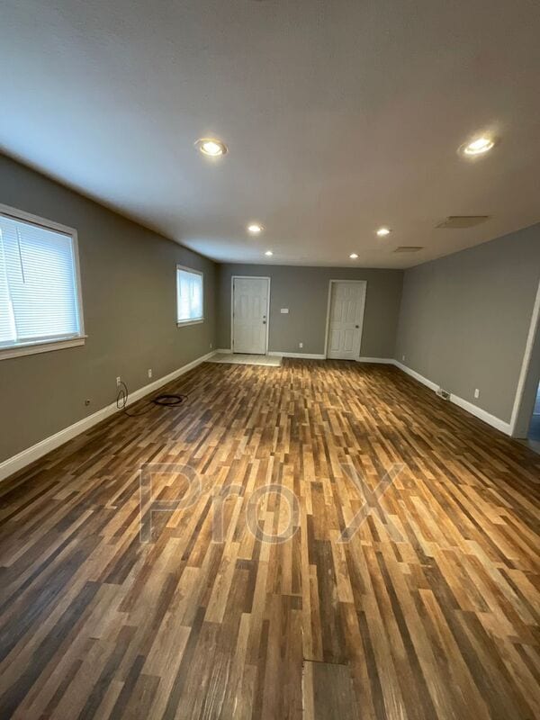 Building Photo - 502 W 9th St