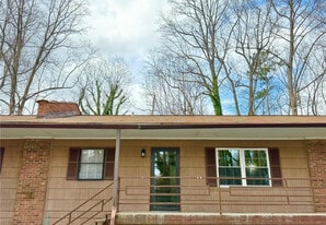 Building Photo - 372 S Cherry St