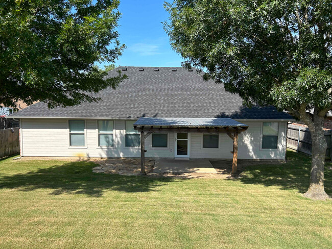 Building Photo - 2804 Tenison Dr