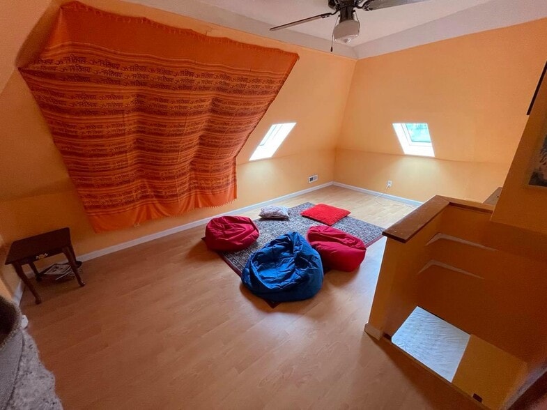 Building Photo - 540 S 48th St