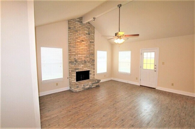 Building Photo - 605 Elder Way