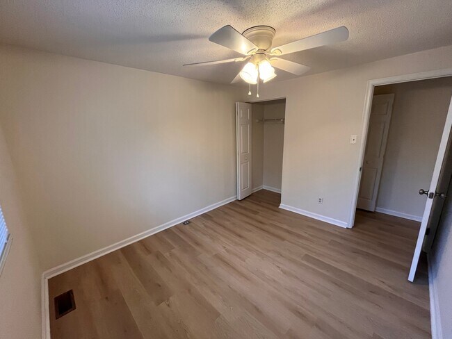 Bedroom #3 closet - 9908 Whitney Cir