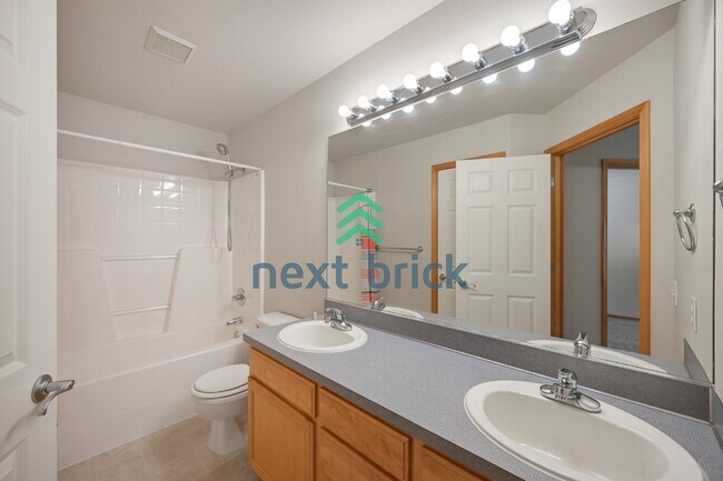 Building Photo - Spacious 4-Bed Retreat in Lynnwood with 3.5 Baths and 2,224 Sq. Ft. of Comfort!