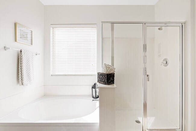 Building Photo - 2372 E Sequoia Dr