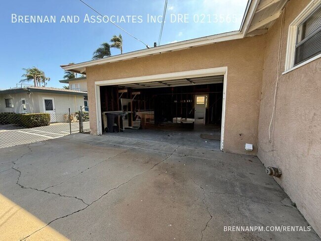 Building Photo - 456 Davidson-#B