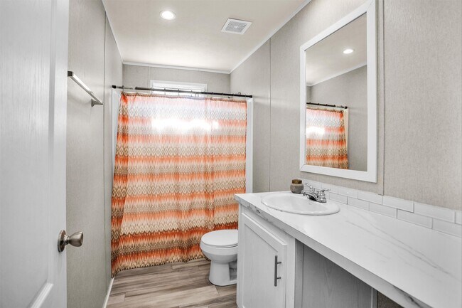 Building Photo - 595 County Rd 2218