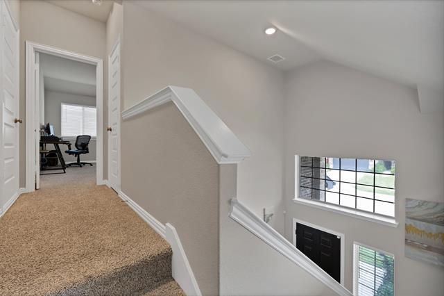 Building Photo - 3935 Chesapeake Ln