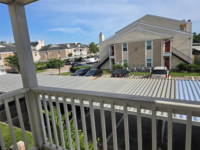 Building Photo - 2750 Holly Hall St