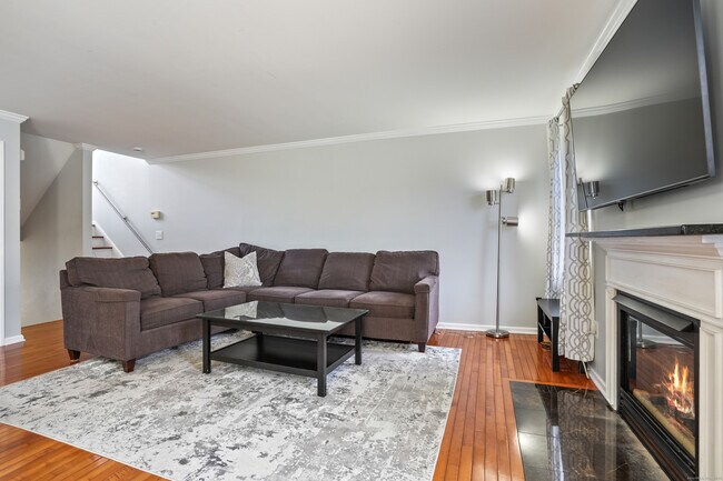 Building Photo - 1406 Pinnacle Way